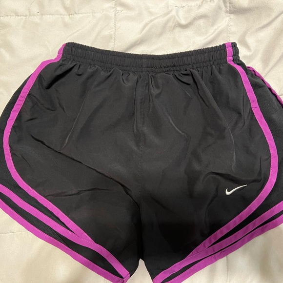 8 pairs of athletic shorts! Selling as a bundle all in good condition - Picture 7 of 16